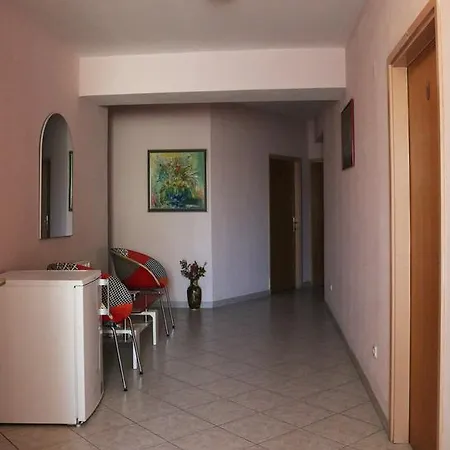 Ivo Guest house 3*