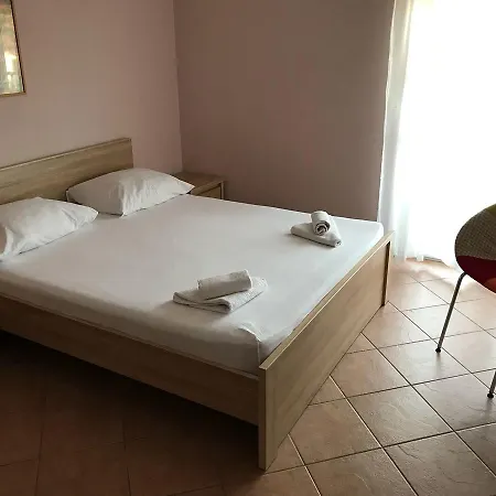 Ivo Guest house 3*