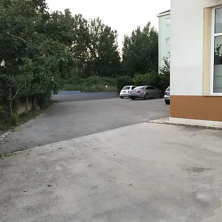 Ivo 3*